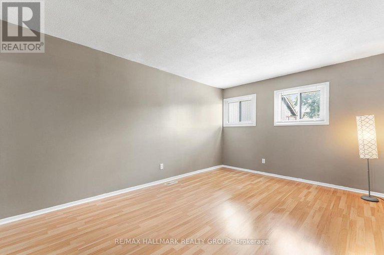 28732670/1771-meadowbrook-road/pineview/ottawa/ontario/K1B4W6_13