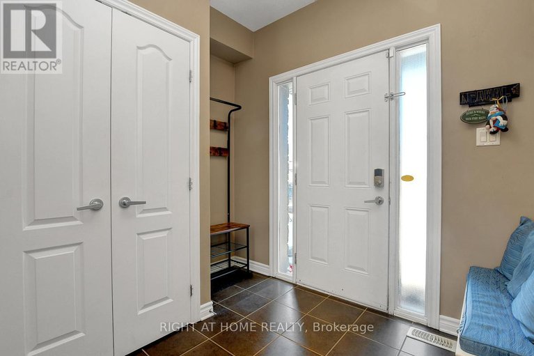 28116304/554-barrick-hill-road/emerald-meadowstrailwest/ottawa/ontario/K2M0B4_3