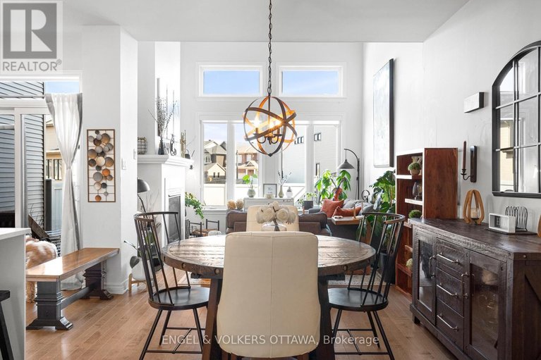 29589198/740-miikana-road/blossom-parkkemp-parkfindlay-creek/ottawa/ontario/K1X0H6_18