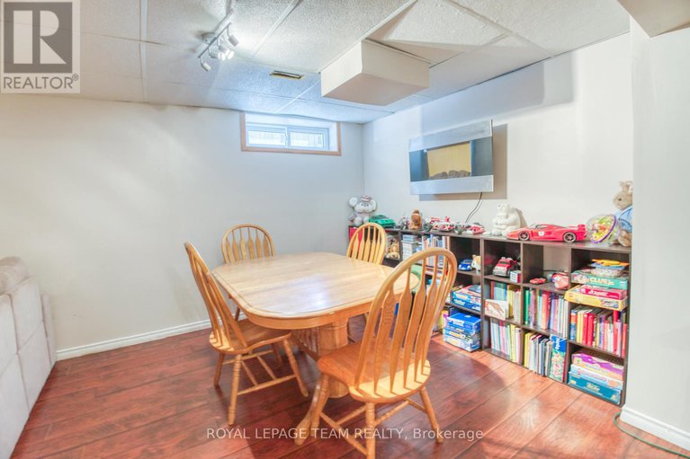 28854199/8-huntsman-crescent/bridlewood/ottawa/ontario/K2M1J2_35