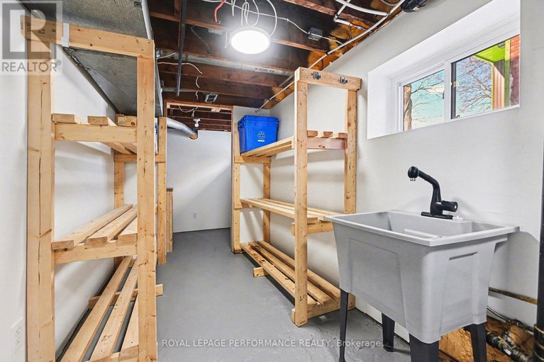 29388559/975-sheridan-avenue/carlington/ottawa/ontario/K1Z6M4_22