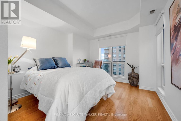 29145601/1002-70-landry-street/vanier/ottawa/ontario/K1L0A8_17