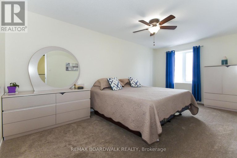 29379772/67-406-valade-crescent/fallingbrookpineridge/ottawa/ontario/K4A2W2_14