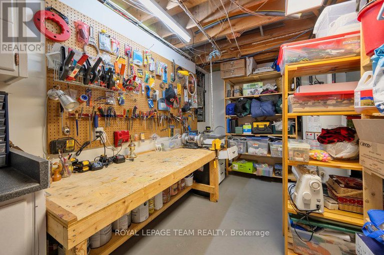 28365689/2765-quinn-road/emerald-woodssawmill-creek/ottawa/ontario/K1T3V4_37
