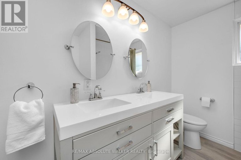 29640984/2052-valley-drive/elmvale-acresurbandale/ottawa/ontario/K1G2P4_16