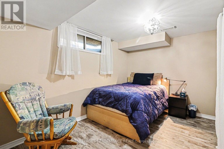 29610973/897-paradise-crescent/fallingbrookgardenway-south/ottawa/ontario/K4A3S5_21