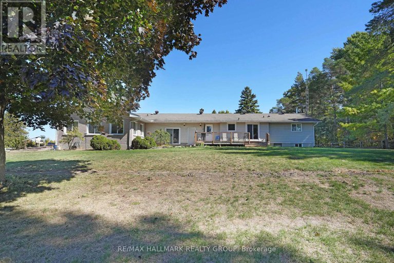 28909975/5758-third-line-road-n/rideau-twp-w-of-hwy-16-north-of-reg-rd-6/ottawa/ontario/K0A2T0_34