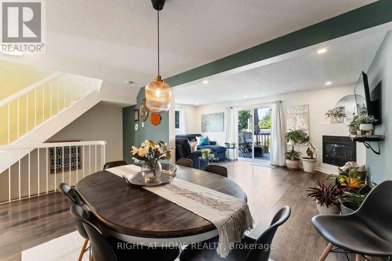 28737074/1-berkshire-way/pheasant-run/ottawa/ontario/K2J2B1_12