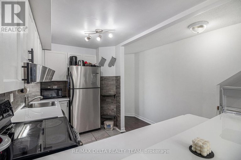 28052434/a-6704-jeanne-darc-boulevard/convent-glen-north/ottawa/ontario/K1C6E9_18