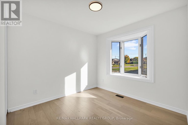 29002319/26-spring-garden-avenue/meadowlandscrestview/ottawa/ontario/K2G3B4_23