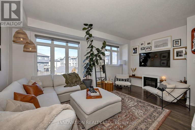 29581806/46-barn-swallow-private-s/riverside-southgloucester-glen/ottawa/ontario/K4M0H5_16