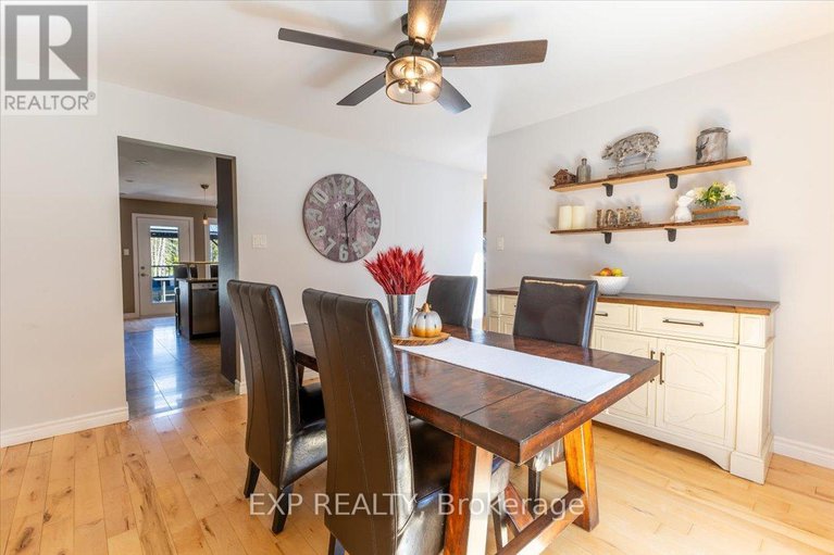 28879603/6719-deer-run-place/rideau-twp-s-of-reg-rd-6-w-of-mccordick-rd/ottawa/ontario/K0A2T0_15