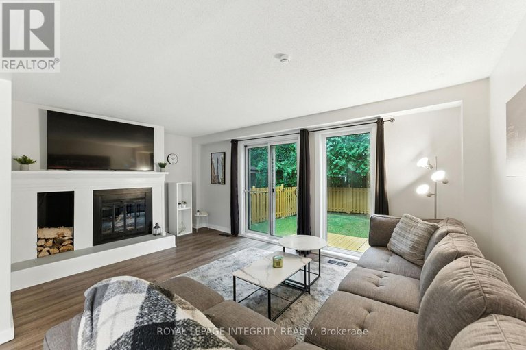 28843090/7900-decarie-drive/orleans-wood/ottawa/ontario/K1C2K3_18