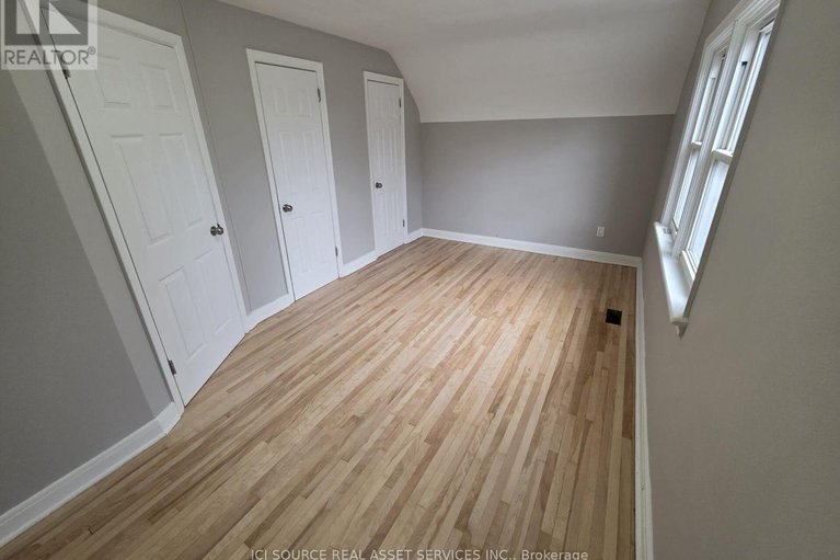 29555442/30-sunnycrest-drive/city-viewskylinefisher-heightsparkwood-hills/ottawa/ontario/K2E5Y2_17