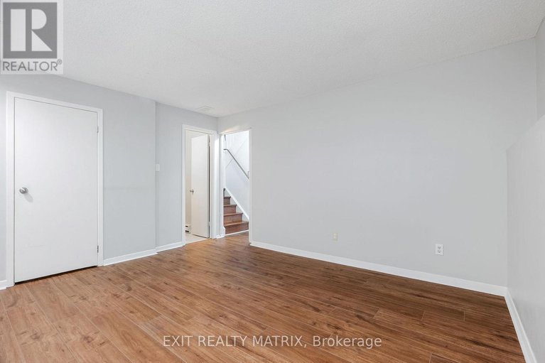 28594939/25h-banner-road/sheahan-estatestrend-village/ottawa/ontario/K2H8T3_22