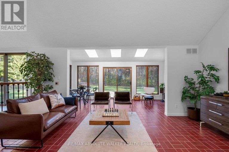 29051977/108-margaret-anne-drive/huntley-ward-south-east/ottawa/ontario/K0A1L0_22