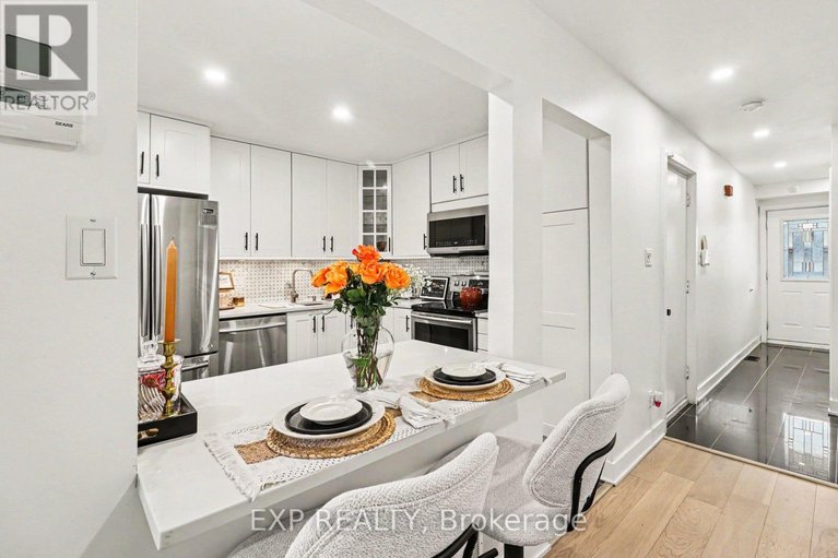 29593810/358-valade-crescent/fallingbrookpineridge/ottawa/ontario/K4A2V7_16