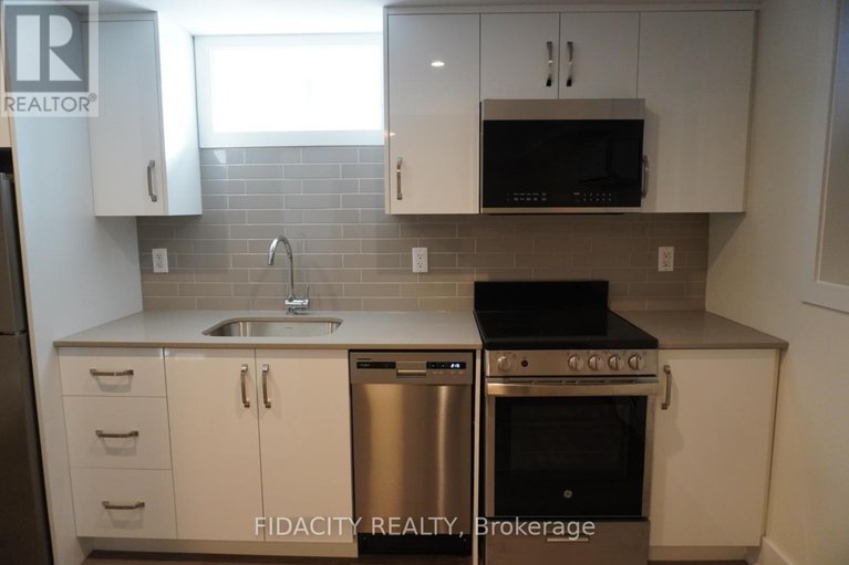 28516012/1030-maitland-avenue/braemar-park/ottawa/ontario/K2C2B6_36
