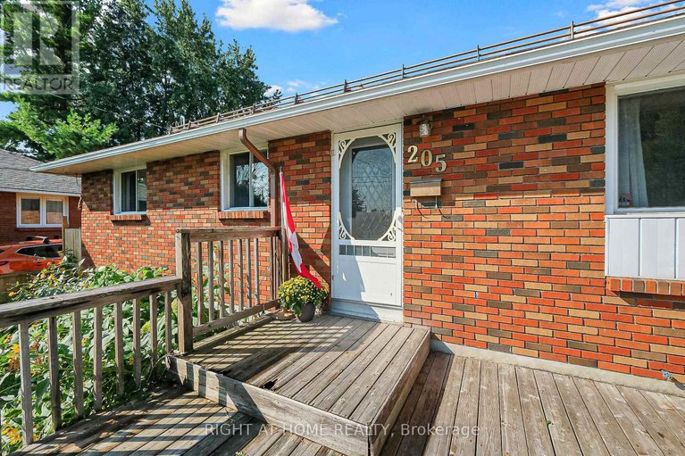 28854766/205-withrow-avenue/meadowlandsst-claire-gardens/ottawa/ontario/K2G2J8_2