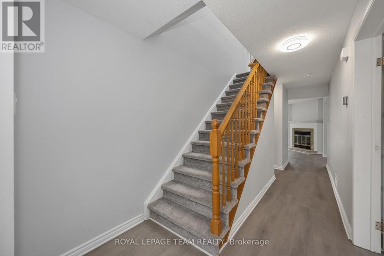29577961/69-pinetrail-crescent/centrepointe/ottawa/ontario/K2G5B2_15