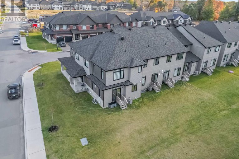 29070201/300-makobe-lane/riverside-southgloucester-glen/ottawa/ontario/K4M0L9_3