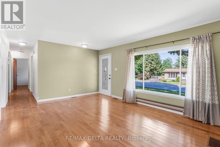 28541934/69-home-avenue/vankleek-hill/champlain/ontario/K0B1R0_3