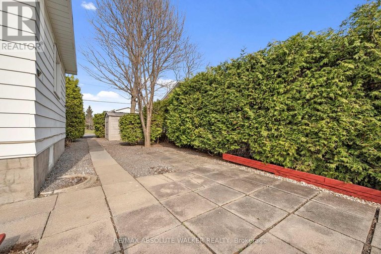 29651246/1290-st-jean-street/convent-glen-south/ottawa/ontario/K1C1N6_47