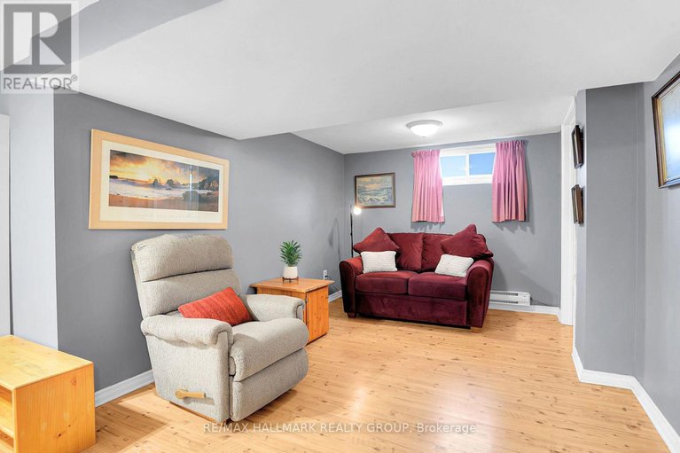 28890244/23-elvina-street/cardinal-heights/ottawa/ontario/K1J7L2_20