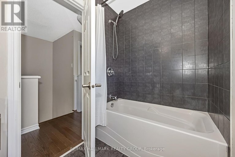 29651054/618-martinique-lane/stittsville-north/ottawa/ontario/K2S0L9_34