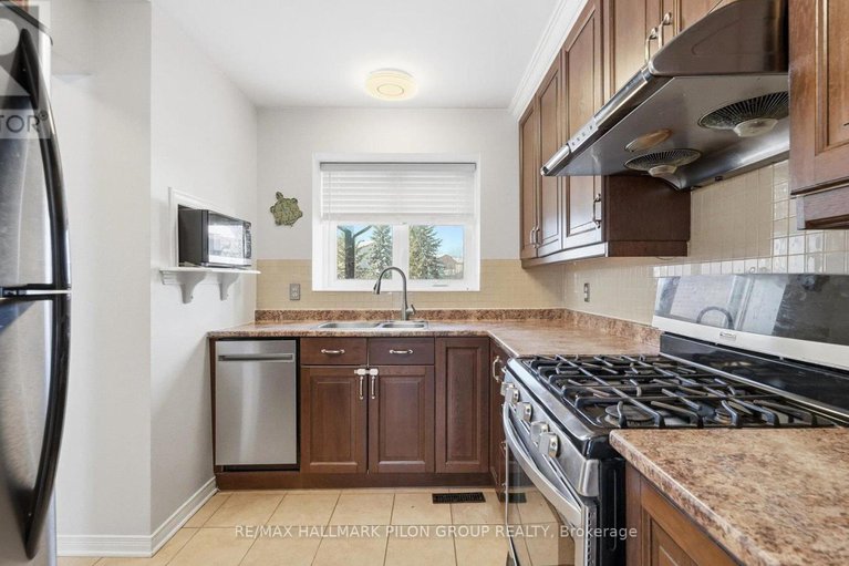 29358696/1853-brousseau-crescent/chateauneuf/ottawa/ontario/K1C2Y5_5