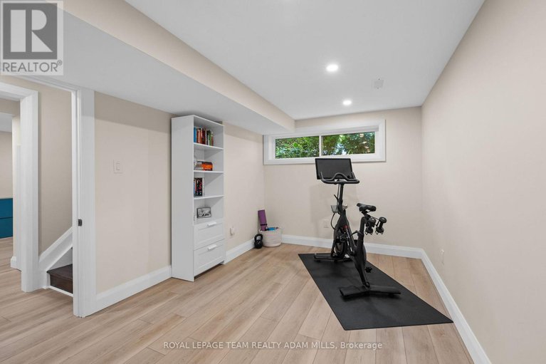 28834726/1095-boucher-crescent/manotick-south-to-roger-stevens/ottawa/ontario/K4M1B3_27