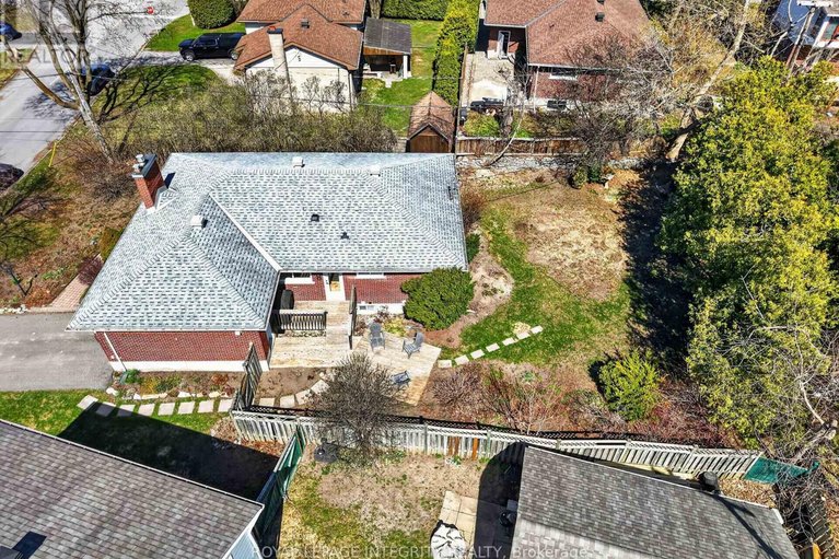 29673886/1145-greyrock-crescent/copeland-park/ottawa/ontario/K2C2A3_49