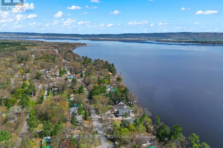 28747497/191-macmillan-lane/constance-bay/ottawa/ontario/K0A3M0_40