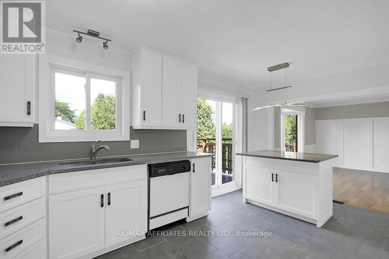 28822607/23-tamblyn-crescent/katimavik/ottawa/ontario/K2L3A5_11
