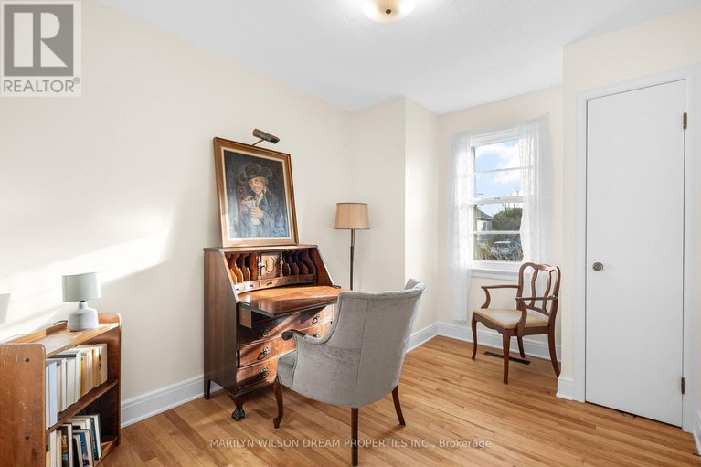 29669053/243-compton-avenue/woodroffe/ottawa/ontario/K2B5A8_26