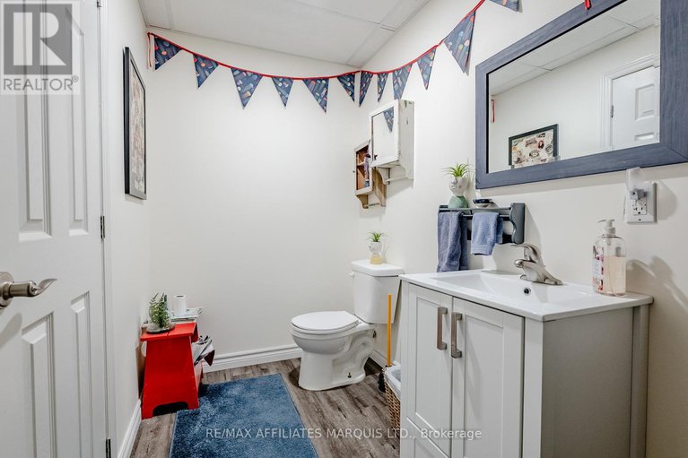 28911560/100-front-street-e/alexandria/north-glengarry/ontario/K0C1A0_27
