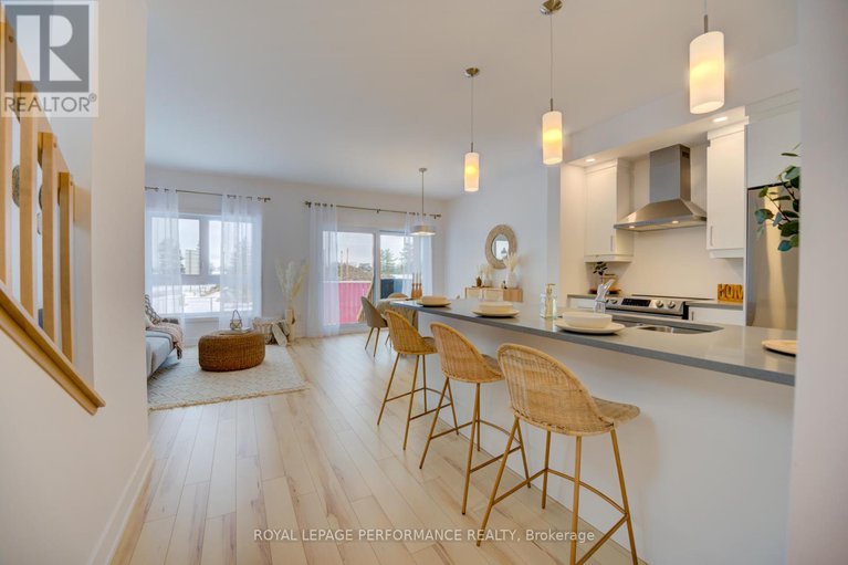 29272739/2416-gray-crescent/town-of-rockland/clarence-rockland/ontario/K4K0H3_14