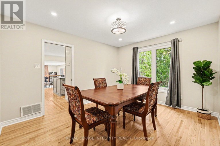 29677915/4-pinecone-trail/stittsville-central/ottawa/ontario/K2S1E1_9