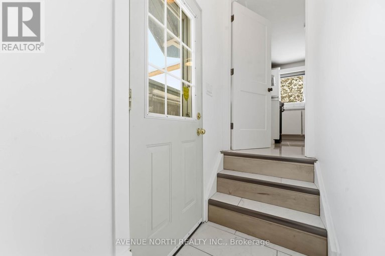 29387257/923-pinecrest-road/queensway-terrace-north/ottawa/ontario/K2B6B1_26