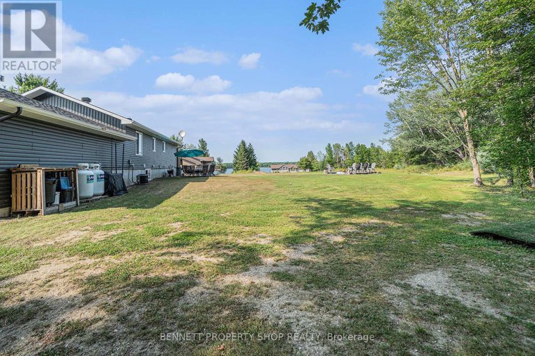 28733250/8-red-door-lane/horton-twp/horton/ontario/K7V3Z8_27