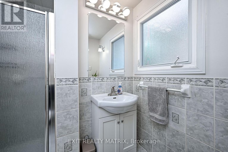 28875477/90-chesterton-drive/borden-farmstewart-farmcarleton-heightsparkwood-hills/ottawa/ontario/K2E5T6_13