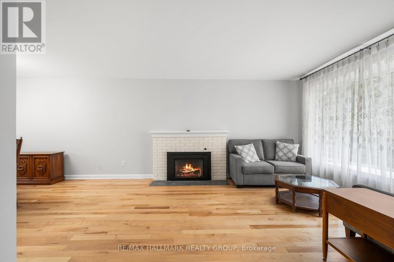 28867209/853-chapman-boulevard/elmvale-acres/ottawa/ontario/K1G1V1_4