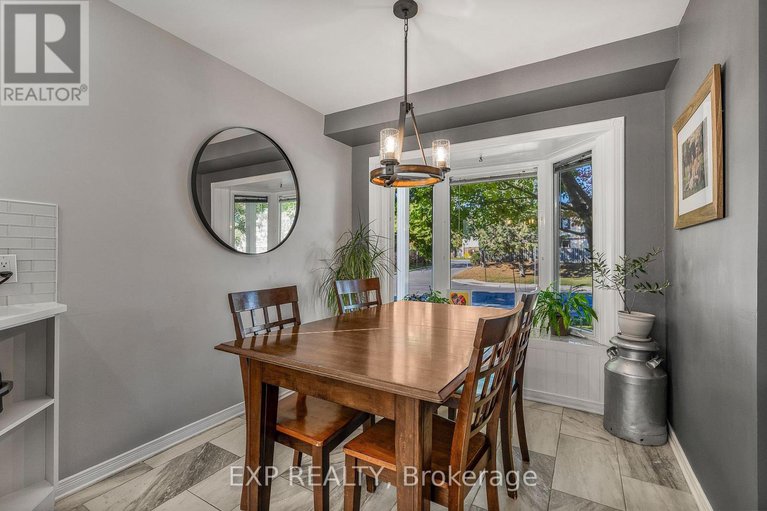 29412976/1601-bottriell-way/fallingbrookpineridge/ottawa/ontario/K4A1W5_17