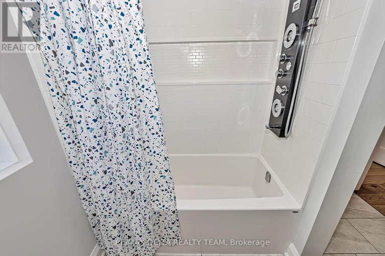 29366058/4645-mcneely-rd-road/sarsfieldbearbrook/ottawa/ontario/K4B1J1_23