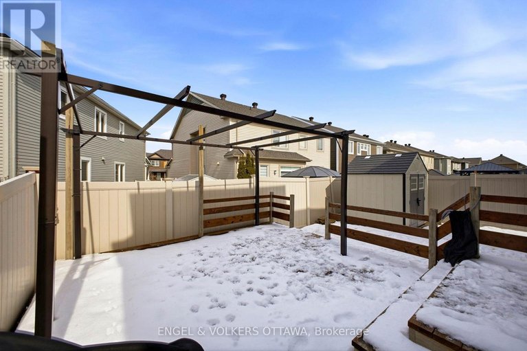 29515516/252-rue-des-soldats-riendeau-street/half-moon-bay/ottawa/ontario/K2J5Z4_44