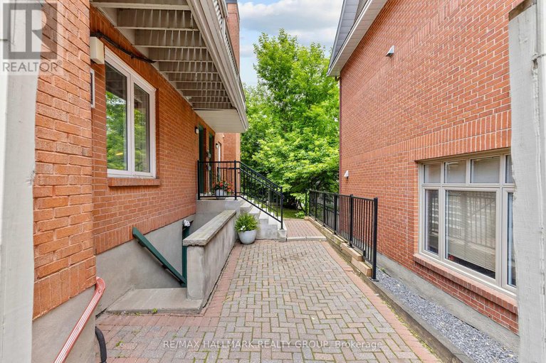 28484055/2-19-montcalm-street/ottawa-east/ottawa/ontario/K1S0A2_30