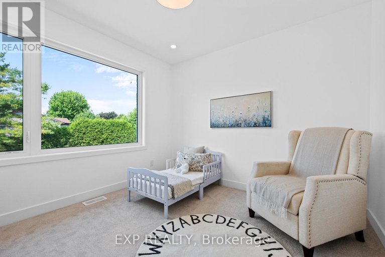28647621/495-duvernay-drive/queenswood-heights-south/ottawa/ontario/K1E2N7_18