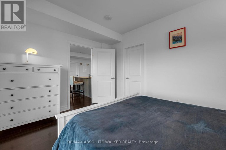28469655/307-90-landry-street/vanier/ottawa/ontario/K1L0A9_13