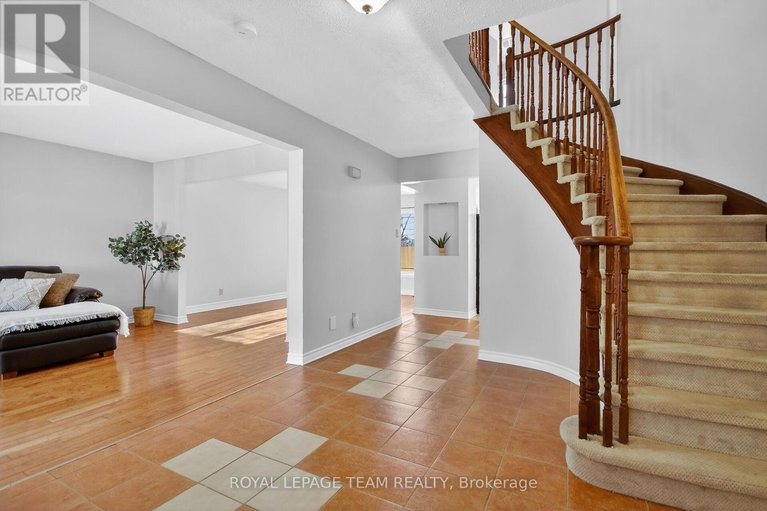 29430721/1604-proulx-drive/fallingbrookpineridge/ottawa/ontario/K4A1T5_2