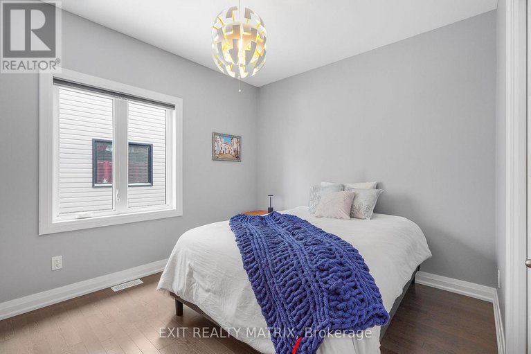 29368222/128-lyon-street/embrun/russell/ontario/K0A1W0_23